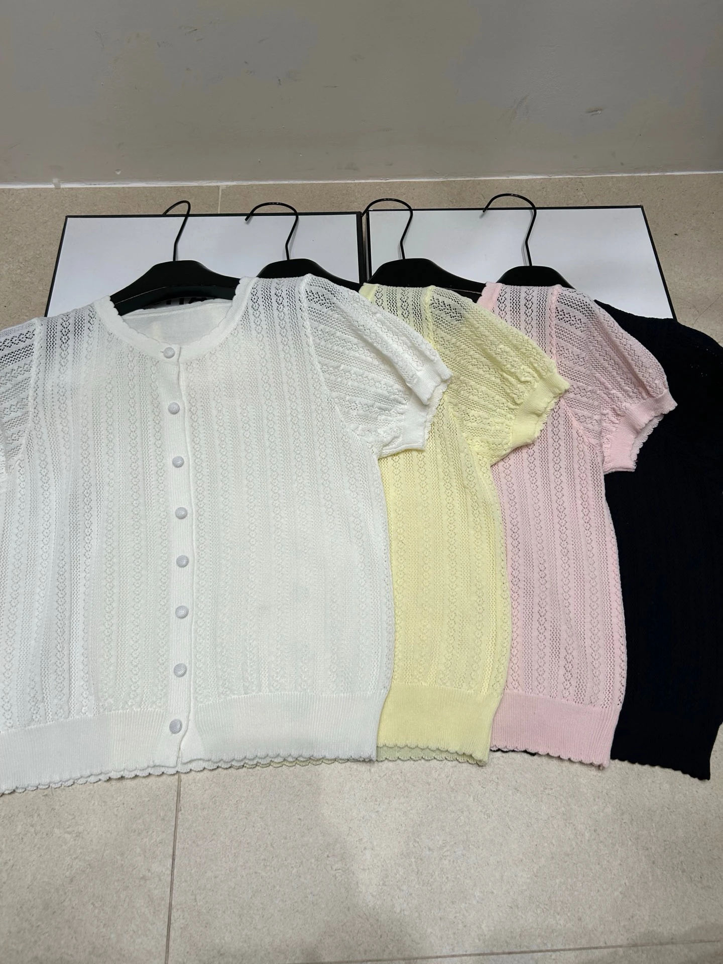 VIBE Summer New Gentle Style Hollow out Knitted Short Sleeve round Neck Thin Breathable Women's Open Cardigan Soft Loose Fit
VIBE Summer New Gentle Style Hollow out Knitted Short Sleeve round Neck Thin Breathable Women's Open Cardigan Soft Loose Fit