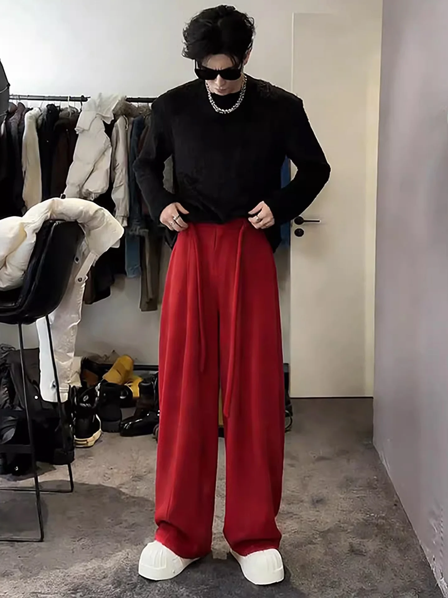 Красные шерстяные брюки мужские зимние на подкладке широкие брюки прямого кроя свободные удобные повседневные брюки модные модные брюки
Красные шерстяные брюки мужские зимние на подкладке широкие брюки прямого кроя свободные удобные повседневные брюки модные модные брюки