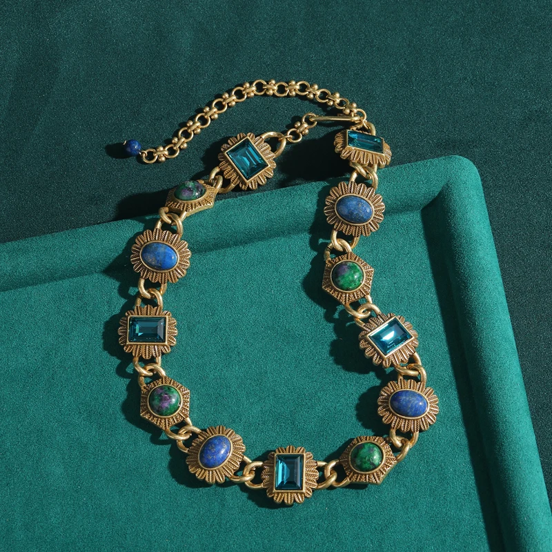 Vintage Natural Stone Blue Necklace Choker Oval Square Lapis Lazuli Rhinestone Antique Gold Plated Luxury Jewelry Designer Gift
Vintage Natural Stone Blue Necklace Choker Oval Square Lapis Lazuli Rhinestone Antique Gold Plated Luxury Jewelry Designer Gift