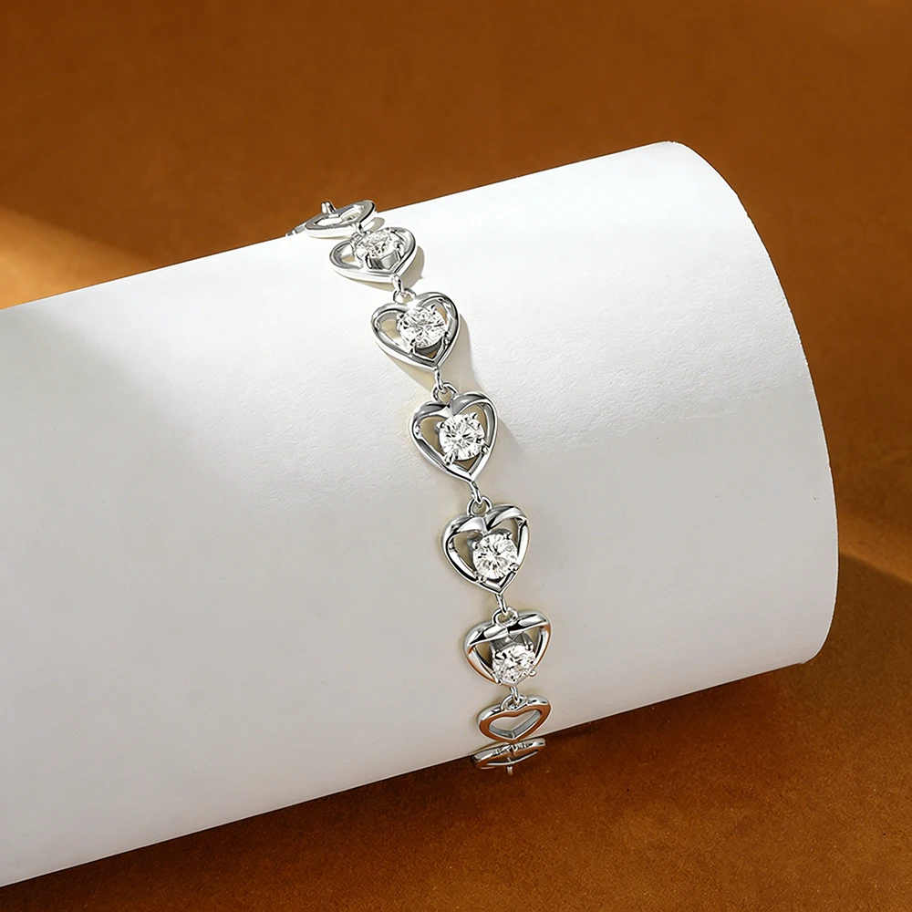 Anziw 2026 Trend 4mm Round D Moissanite Heart Bracelet 925 Silver for Women Adjustable Chain Bracelet GRA Certified Fine Jewelry
Anziw 2026 Trend 4mm Round D Moissanite Heart Bracelet 925 Silver for Women Adjustable Chain Bracelet GRA Certified Fine Jewelry
