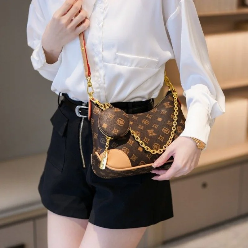 Stylish Ladies Hand Bags Made Of Nubuck Leather Featuring Casual San Marino Refined Spacious Soft Daily Style
Stylish Ladies Hand Bags Made Of Nubuck Leather Featuring Casual San Marino Refined Spacious Soft Daily Style