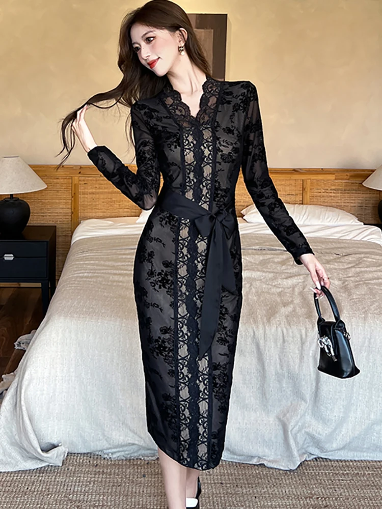 Autumn Winter Black Mesh Flocking Floral Long Dress Women Long Sleeve Lace V-Neck Sexy Dress 2025 Korean Vintage Hepburn Dresses
Autumn Winter Black Mesh Flocking Floral Long Dress Women Long Sleeve Lace V-Neck Sexy Dress 2025 Korean Vintage Hepburn Dresses