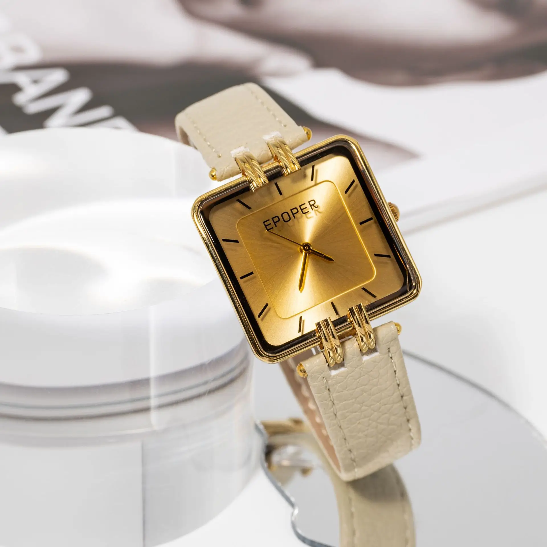 Fashionable, luxurious, trendy square-faced quartz watch for women, simple, retro, elegant, and a perfect gift for ladies.
Fashionable, luxurious, trendy square-faced quartz watch for women, simple, retro, elegant, and a perfect gift for ladies.