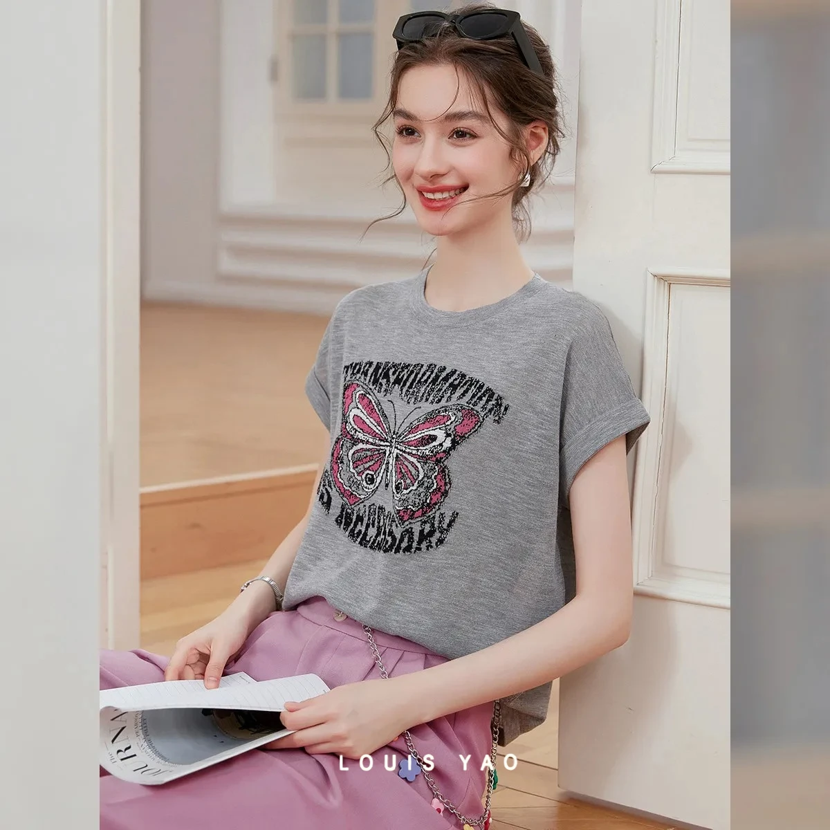 LOUIS YAO Jacquard Butterfly Pattern Short Sleeve Shirt 2026 Summer Sweet Cool Slight Stretch Loose Top Women Knit T-Shirt
LOUIS YAO Jacquard Butterfly Pattern Short Sleeve Shirt 2026 Summer Sweet Cool Slight Stretch Loose Top Women Knit T-Shirt
