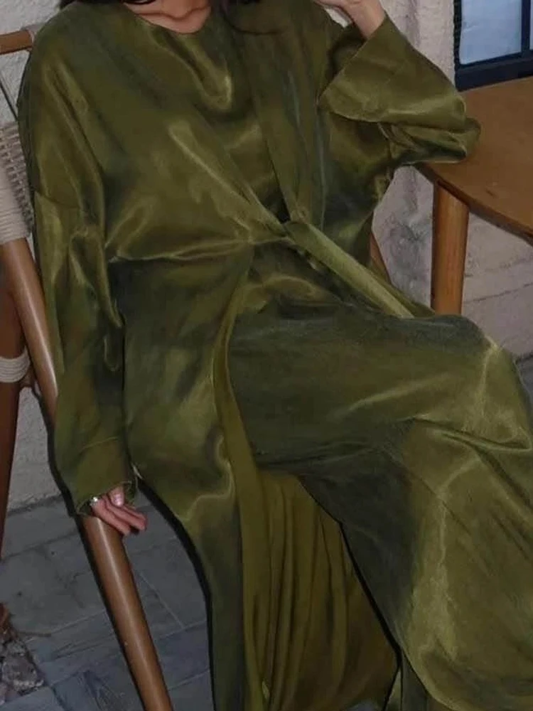 Casual Commuting Shawl Outfit 2026 Spring Autumn Ladies Loose Three Piece Set Fashion Elastic Waist Solid Color Temperament Set
Casual Commuting Shawl Outfit 2026 Spring Autumn Ladies Loose Three Piece Set Fashion Elastic Waist Solid Color Temperament Set