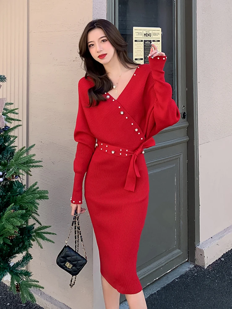 Knited Bottoming Red Dress 2022 Autumn Winter Women V-Neck Slim Lace-Up Collect Waist Pearl Decorate Evening Dress Party
Knited Bottoming Red Dress 2022 Autumn Winter Women V-Neck Slim Lace-Up Collect Waist Pearl Decorate Evening Dress Party