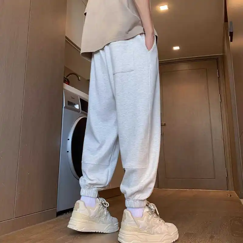 Мужские повседневные свободные длинные брюки, весна-осень 2024, новые модные спортивные брюки с манжетами, универсальная молодежная активная одежда
Мужские повседневные свободные длинные брюки, весна-осень 2024, новые модные спортивные брюки с манжетами, универсальная молодежная активная одежда