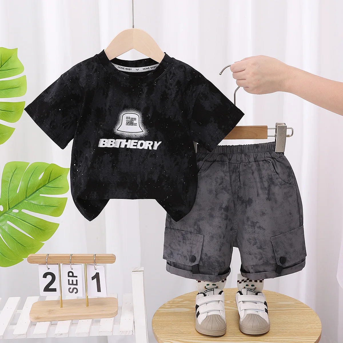 Baby Short Sleeve Set 2025 Korean Fashion Blunt Letter Hat Round Neck Infant Summer Top and Bottom Clothes Set Kids Boys Outfits
Baby Short Sleeve Set 2025 Korean Fashion Blunt Letter Hat Round Neck Infant Summer Top and Bottom Clothes Set Kids Boys Outfits