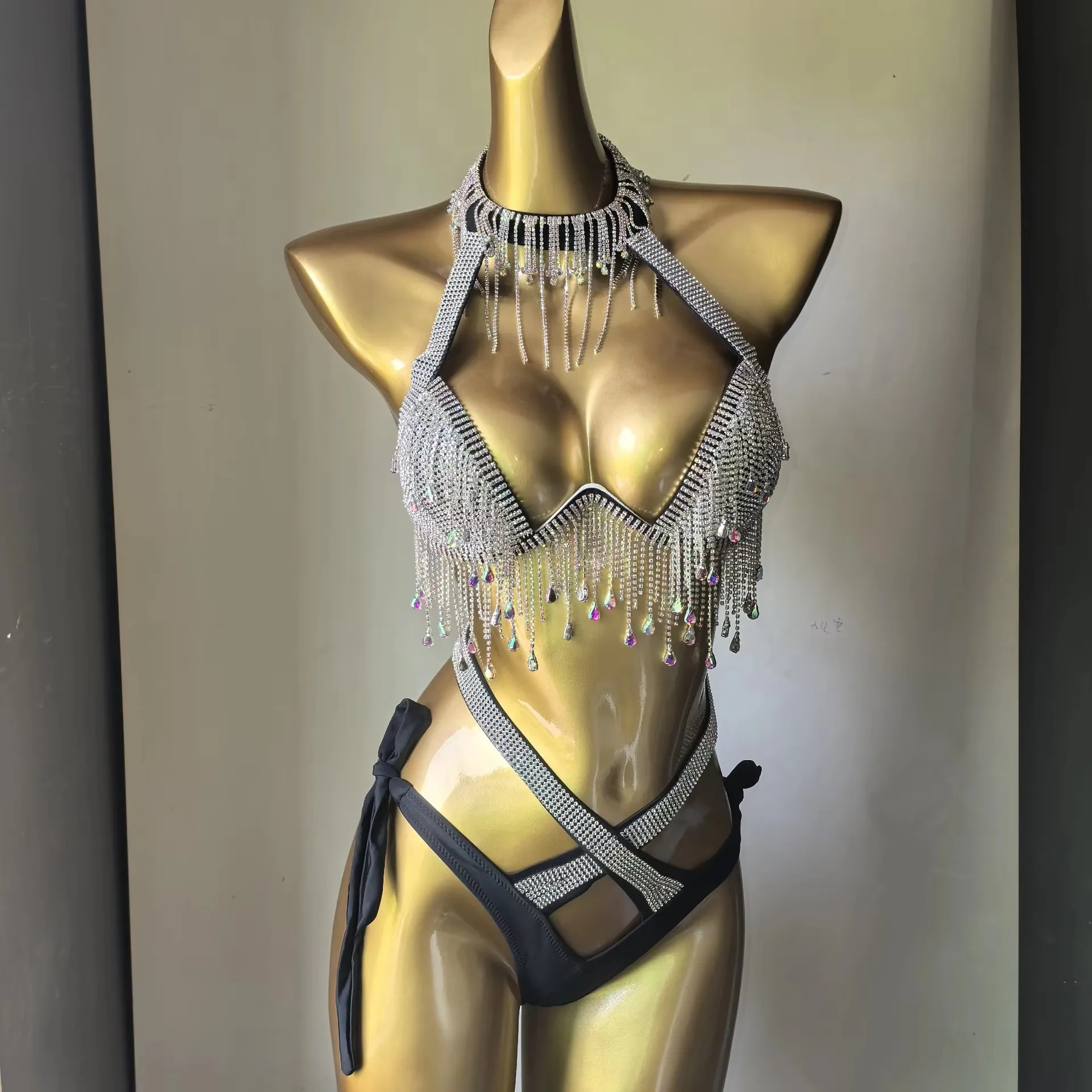 Gold Rhinestones Tassel Bikini for Women Shiny DJ Pole Dance Costume Luxury Nightclub Wear Music Festival Carnival Party Stage
Gold Rhinestones Tassel Bikini for Women Shiny DJ Pole Dance Costume Luxury Nightclub Wear Music Festival Carnival Party Stage