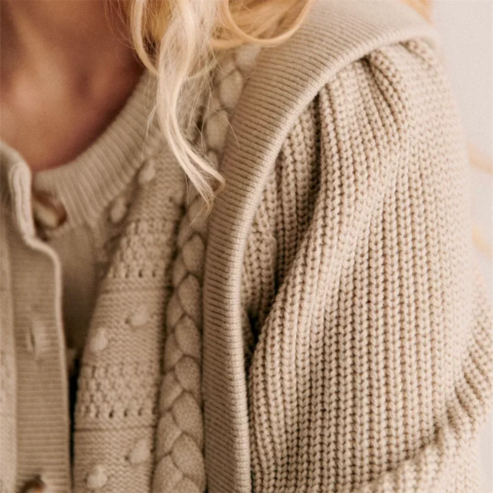 Women O-neck Hollow Out Knit Sweater Twisted Single Breasted Cardigan Coat Fall Winter Female Long Sleeve
Women O-neck Hollow Out Knit Sweater Twisted Single Breasted Cardigan Coat Fall Winter Female Long Sleeve