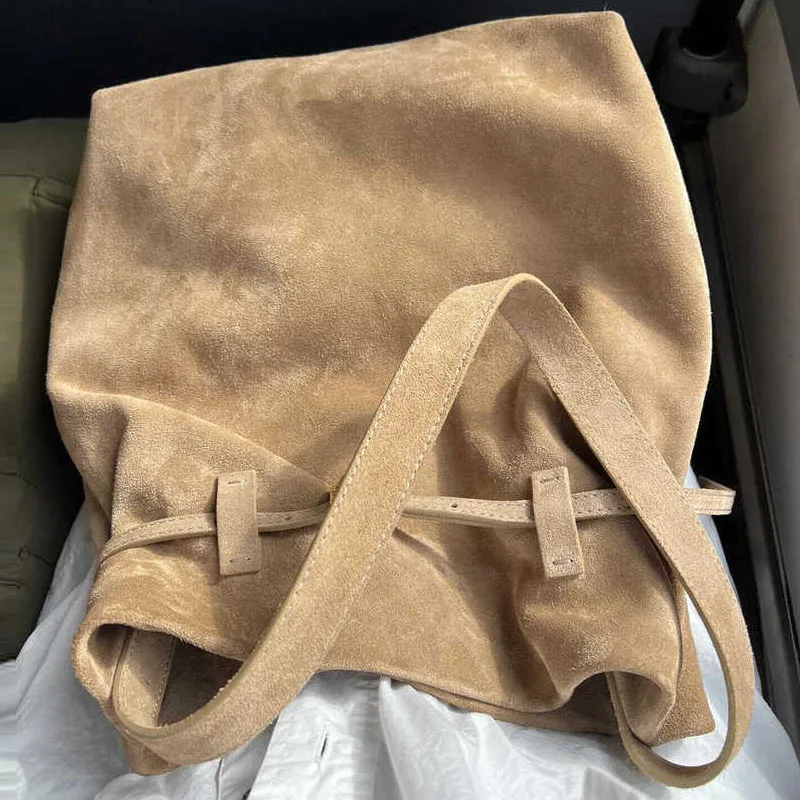 Faux Suede Large Capacity Tote Bags For Women Luxury Designer Handbag And Purse 2024 New In Vintage Commuting Underarm Shoulder
Faux Suede Large Capacity Tote Bags For Women Luxury Designer Handbag And Purse 2024 New In Vintage Commuting Underarm Shoulder