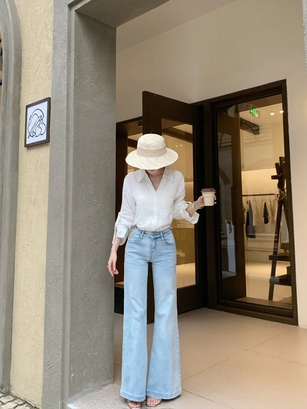 Джинсовые джинсы-колокольчики с низкой талией, женские утягивающие длинные брюки, повседневные прямые брюки с завышенной талией
Джинсовые джинсы-колокольчики с низкой талией, женские утягивающие длинные брюки, повседневные прямые брюки с завышенной талией