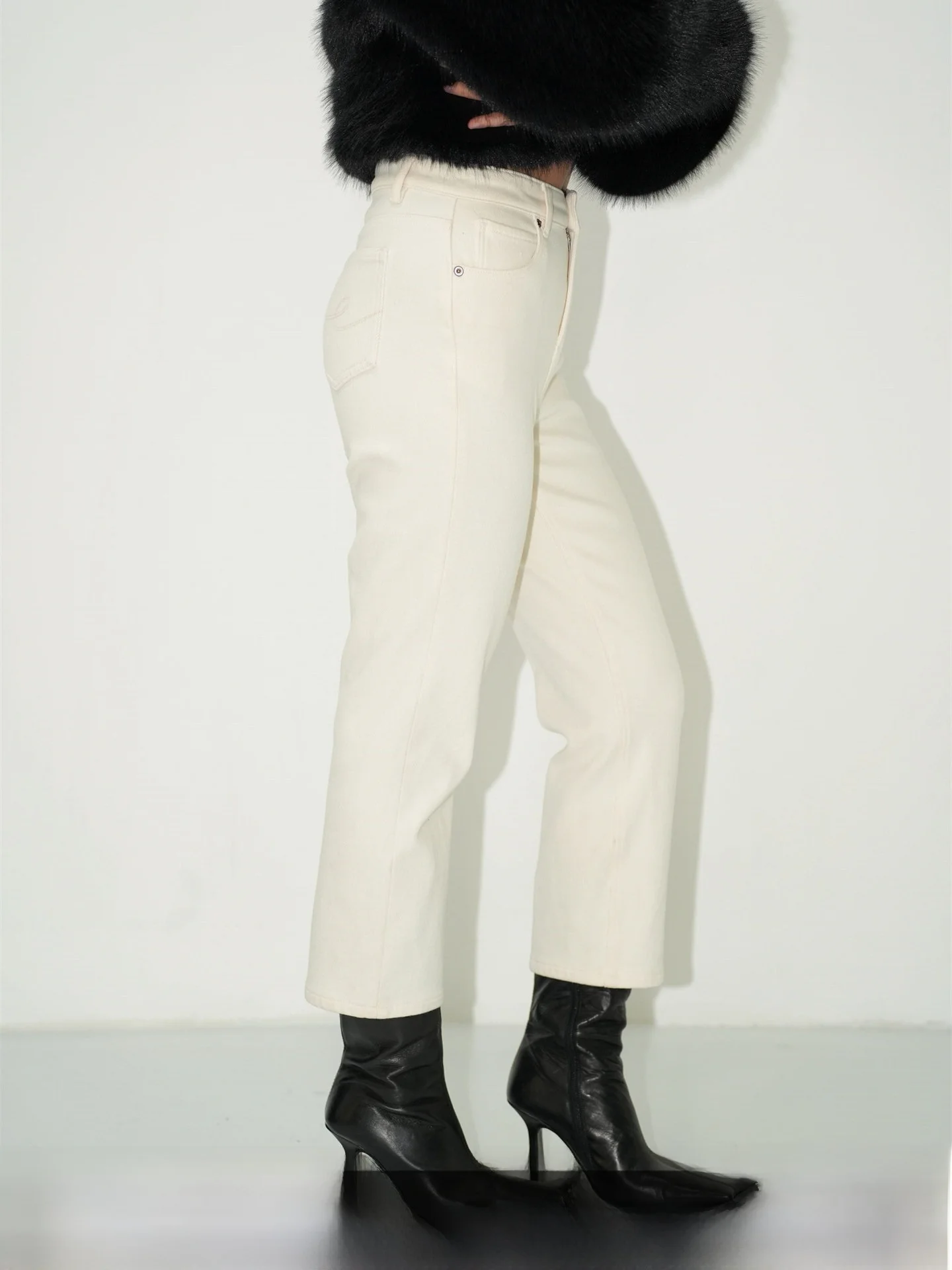 Джинсы WellD с высокой эластичностью, на флисовой подкладке, облегающие, из хлопка, с расклешенными штанинами, с высокой талией, джинсовые шорты, женские модные брюки
Джинсы WellD с высокой эластичностью, на флисовой подкладке, облегающие, из хлопка, с расклешенными штанинами, с высокой талией, джинсовые шорты, женские модные брюки