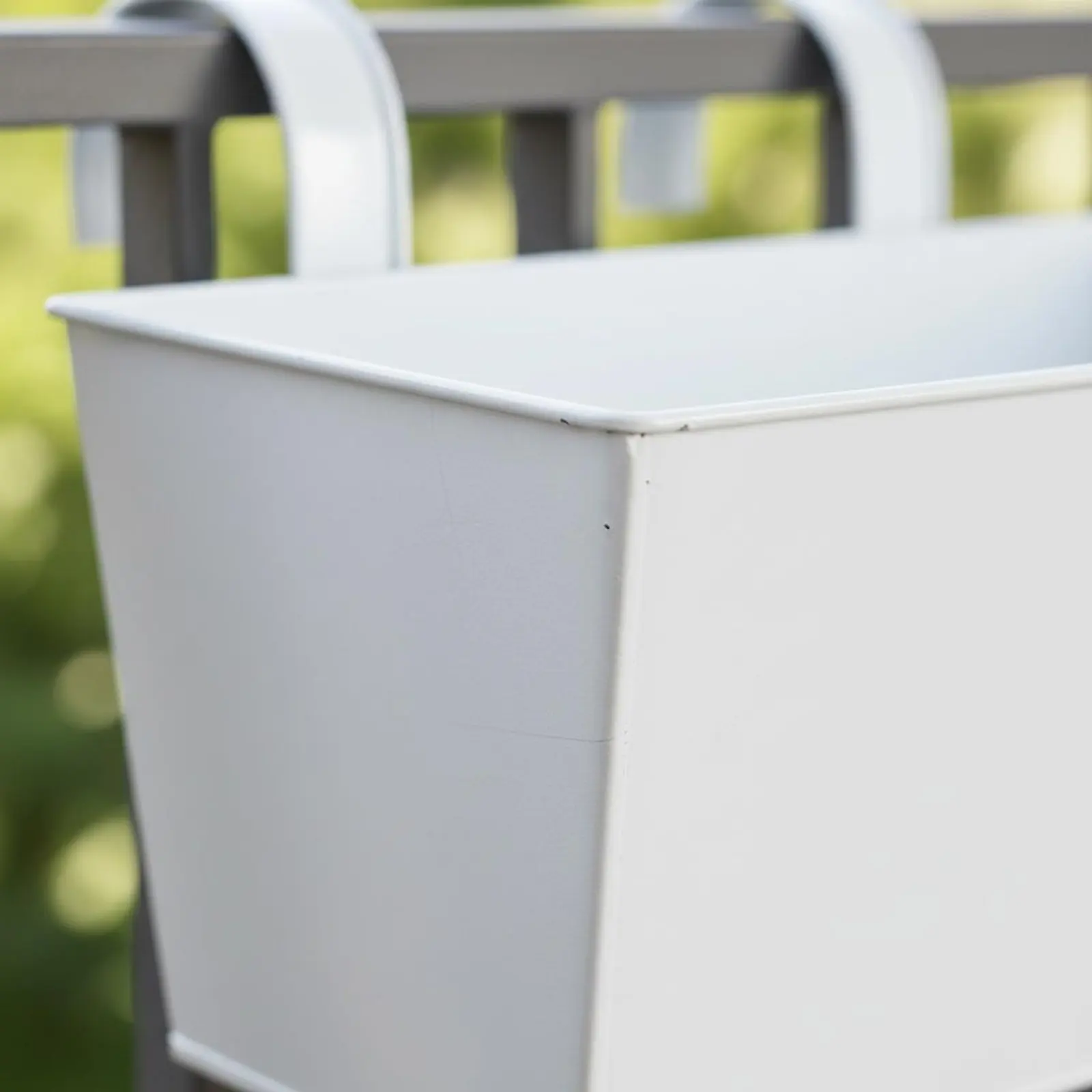 Rectangular Hanging Planter Easy to Hang Balcony Railing Planter Metal Hanging Flower Pot Multi-Purpose Garden Decor Lightweight
Rectangular Hanging Planter Easy to Hang Balcony Railing Planter Metal Hanging Flower Pot Multi-Purpose Garden Decor Lightweight