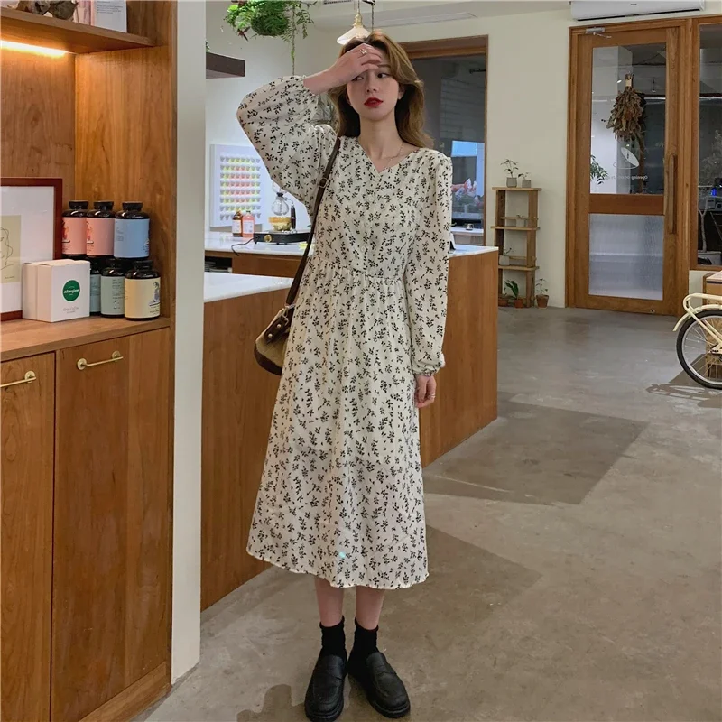Small Floral Lantern Sleeve Waist Belt Maternity Dress Adjustable V Neck Dresses Pregnant Clothes Chiffon Pregnancy Clothing
Small Floral Lantern Sleeve Waist Belt Maternity Dress Adjustable V Neck Dresses Pregnant Clothes Chiffon Pregnancy Clothing
