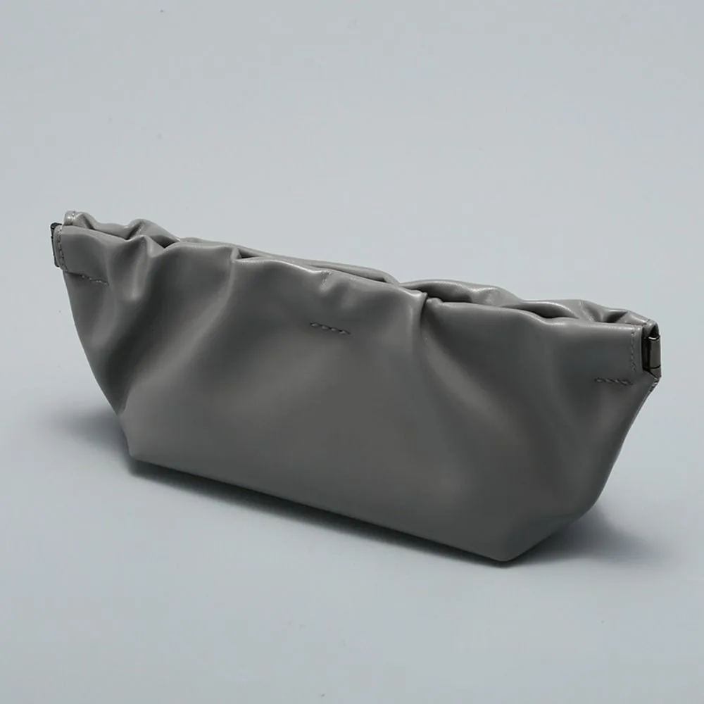 Portable Korean Cloud Glasses Bag Pu Leather Waterproof Glasses Protective Pouch Soft Chic Sunglasses Storage Case Coin Bag
Portable Korean Cloud Glasses Bag Pu Leather Waterproof Glasses Protective Pouch Soft Chic Sunglasses Storage Case Coin Bag