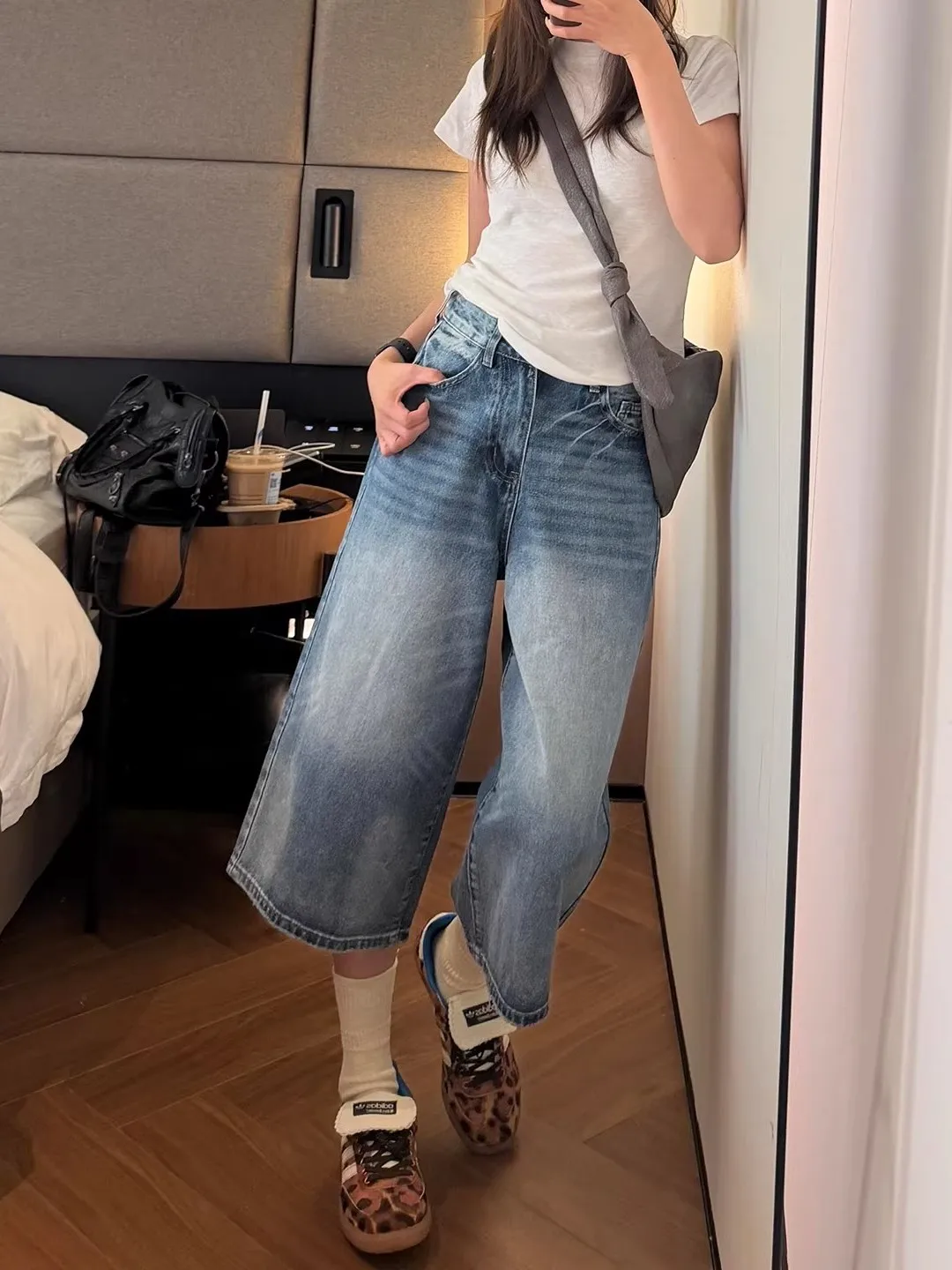 Summer New Women's Retro Washed Crack Wide Leg Seven Denim Loose Slim Straight Mid-Calf Pants High Waist Zipper Medium Softness
Summer New Women's Retro Washed Crack Wide Leg Seven Denim Loose Slim Straight Mid-Calf Pants High Waist Zipper Medium Softness