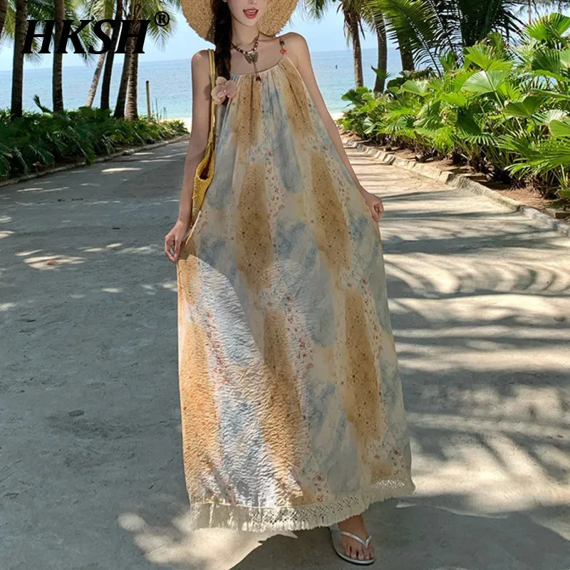 HKSH Summer New Women Tide Chic Bohemian Vacation Style Casual Ins Sweet Pleated Printed Tassel Slimming Strap Long Dress HK6364
HKSH Summer New Women Tide Chic Bohemian Vacation Style Casual Ins Sweet Pleated Printed Tassel Slimming Strap Long Dress HK6364