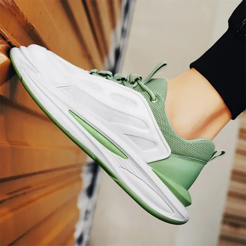 Мужская обувь, новинка 2024, летняя удобная и универсальная спортивная повседневная маленькая белая модная обувь с дышащей сеткой
Мужская обувь, новинка 2024, летняя удобная и универсальная спортивная повседневная маленькая белая модная обувь с дышащей сеткой