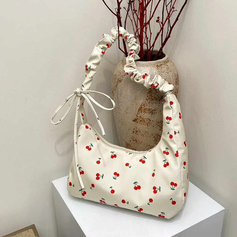 Korean Style Drawstring Shoulder Bag Sweet Half Moon Design Strawberry Printing Tote Bag Cute All-match Cherry Underarm Bag
Korean Style Drawstring Shoulder Bag Sweet Half Moon Design Strawberry Printing Tote Bag Cute All-match Cherry Underarm Bag
