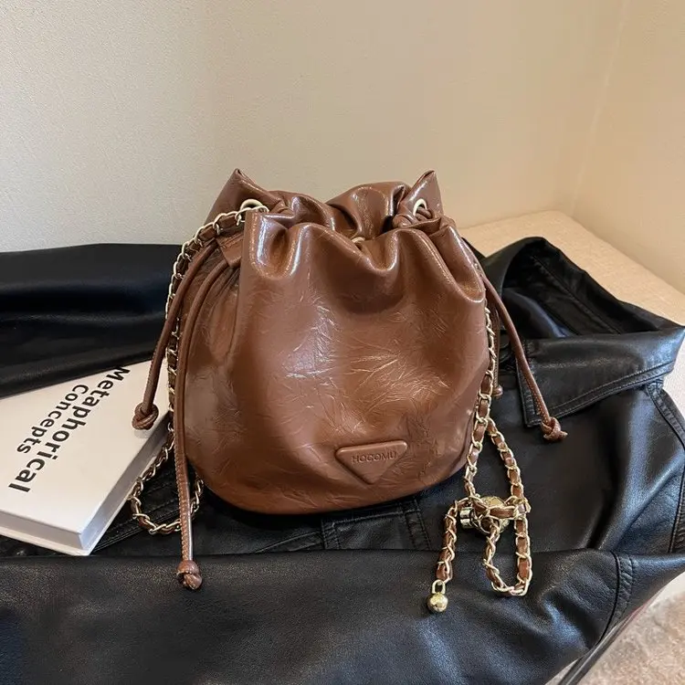 2025 Summer 321 New Fashion Simple Shoulder Messenger Bag Bucket Bag Pleated Bag Chain High-end Women's Bag
2025 Summer 321 New Fashion Simple Shoulder Messenger Bag Bucket Bag Pleated Bag Chain High-end Women's Bag