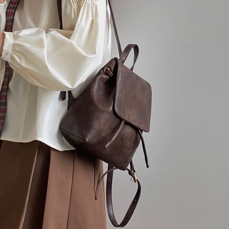 Retro Backpack Women Daily Backpacks Spring and Summer Fashion Shoulder Bag Luxury Casual School Backpack Designer Backpack
Retro Backpack Women Daily Backpacks Spring and Summer Fashion Shoulder Bag Luxury Casual School Backpack Designer Backpack