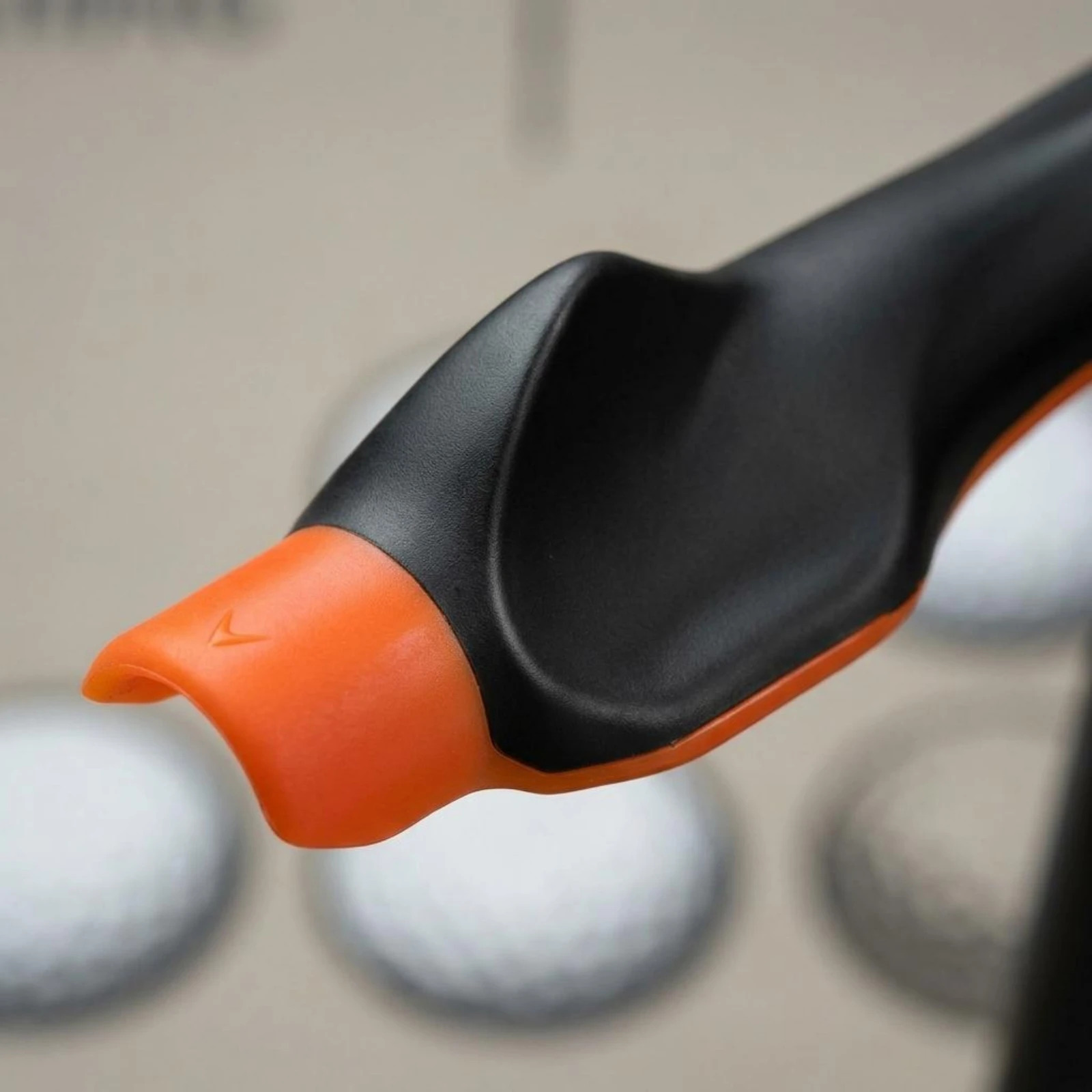 Golf Grip Guide Molded Hand Position Guide Ergonomic Golf Grip Aid Contoured Sports Gear Muscle Memory
Golf Grip Guide Molded Hand Position Guide Ergonomic Golf Grip Aid Contoured Sports Gear Muscle Memory