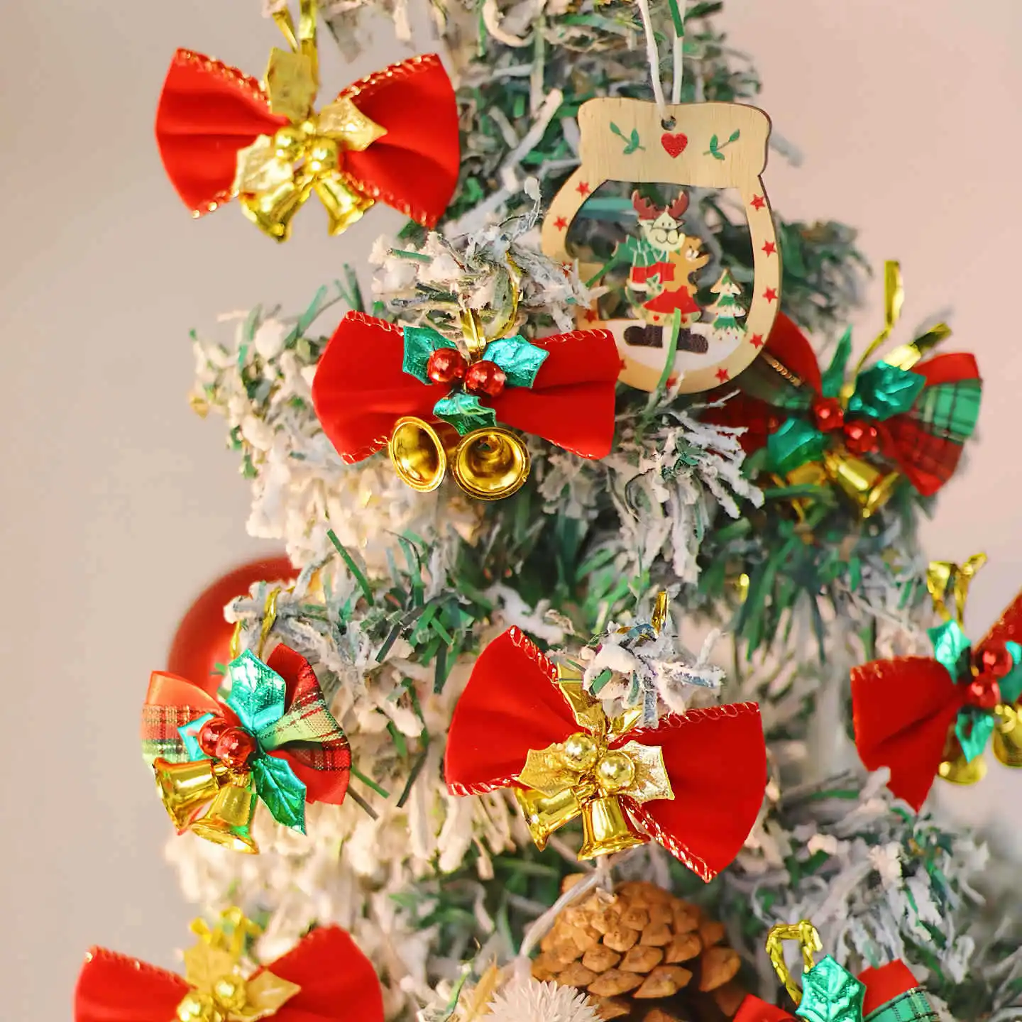 Christmas Atmosphere Bells Bows Pendants Christmas Tree Decorations Holiday Gifts Accessories m
Christmas Atmosphere Bells Bows Pendants Christmas Tree Decorations Holiday Gifts Accessories m