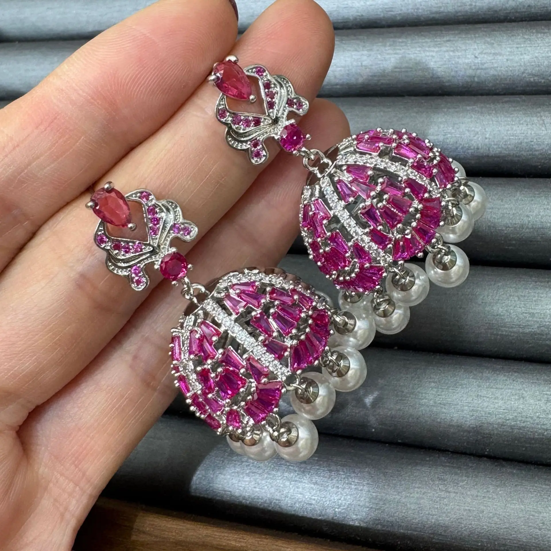 Pink Blue Cubic Zirconia Earrings with Pearl Tassel Silver Plated Bell Drop Earrings for Women Ethnic Wedding Party Jewelry
Pink Blue Cubic Zirconia Earrings with Pearl Tassel Silver Plated Bell Drop Earrings for Women Ethnic Wedding Party Jewelry