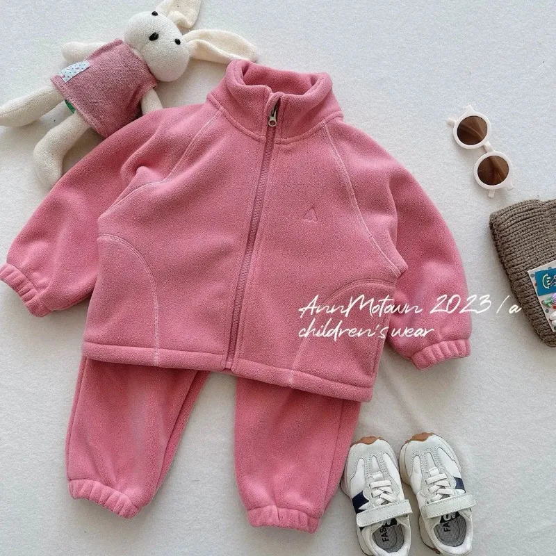 Baby Clothing Set 2024 Autumn Winter New Girl's Suit Warm Thick Double Velvet Zipper Coat +Pants Two Piece Suit
Baby Clothing Set 2024 Autumn Winter New Girl's Suit Warm Thick Double Velvet Zipper Coat +Pants Two Piece Suit