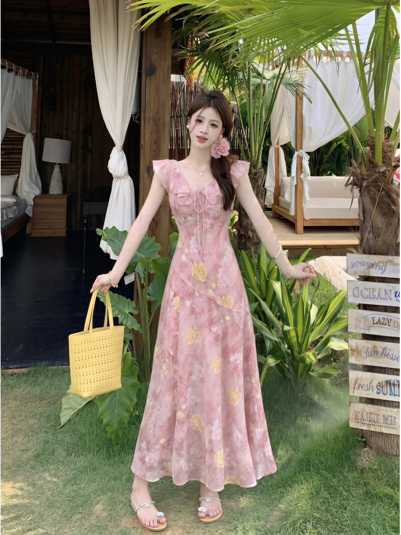 plus Size Floral Print Maxi Dress with Lace Trim Soft Cotton Summer Dress for Women V Neck Sleeveless Long Skirt for plus Size
plus Size Floral Print Maxi Dress with Lace Trim Soft Cotton Summer Dress for Women V Neck Sleeveless Long Skirt for plus Size
