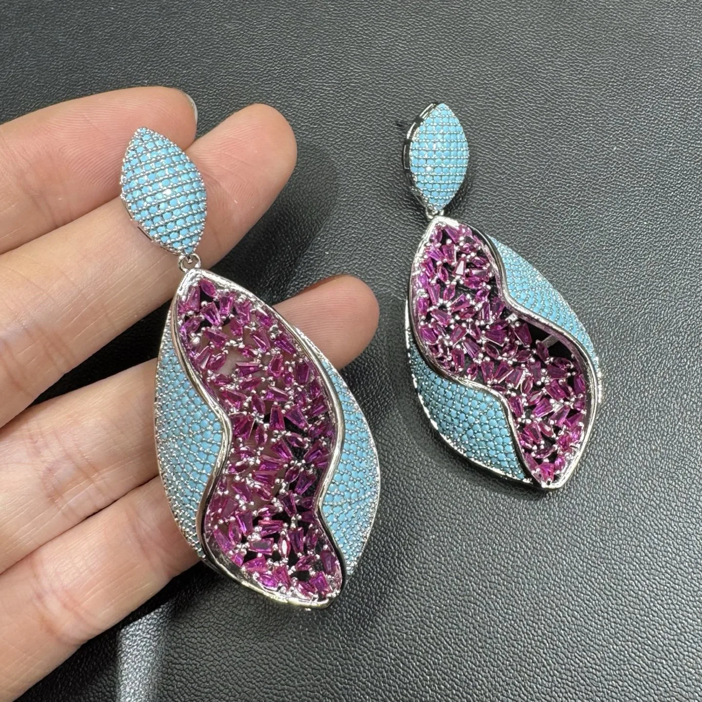 zircon earrings for women luxury jewelry unique design ocal shape pendant green fushia blue gold color earrings gift women
zircon earrings for women luxury jewelry unique design ocal shape pendant green fushia blue gold color earrings gift women