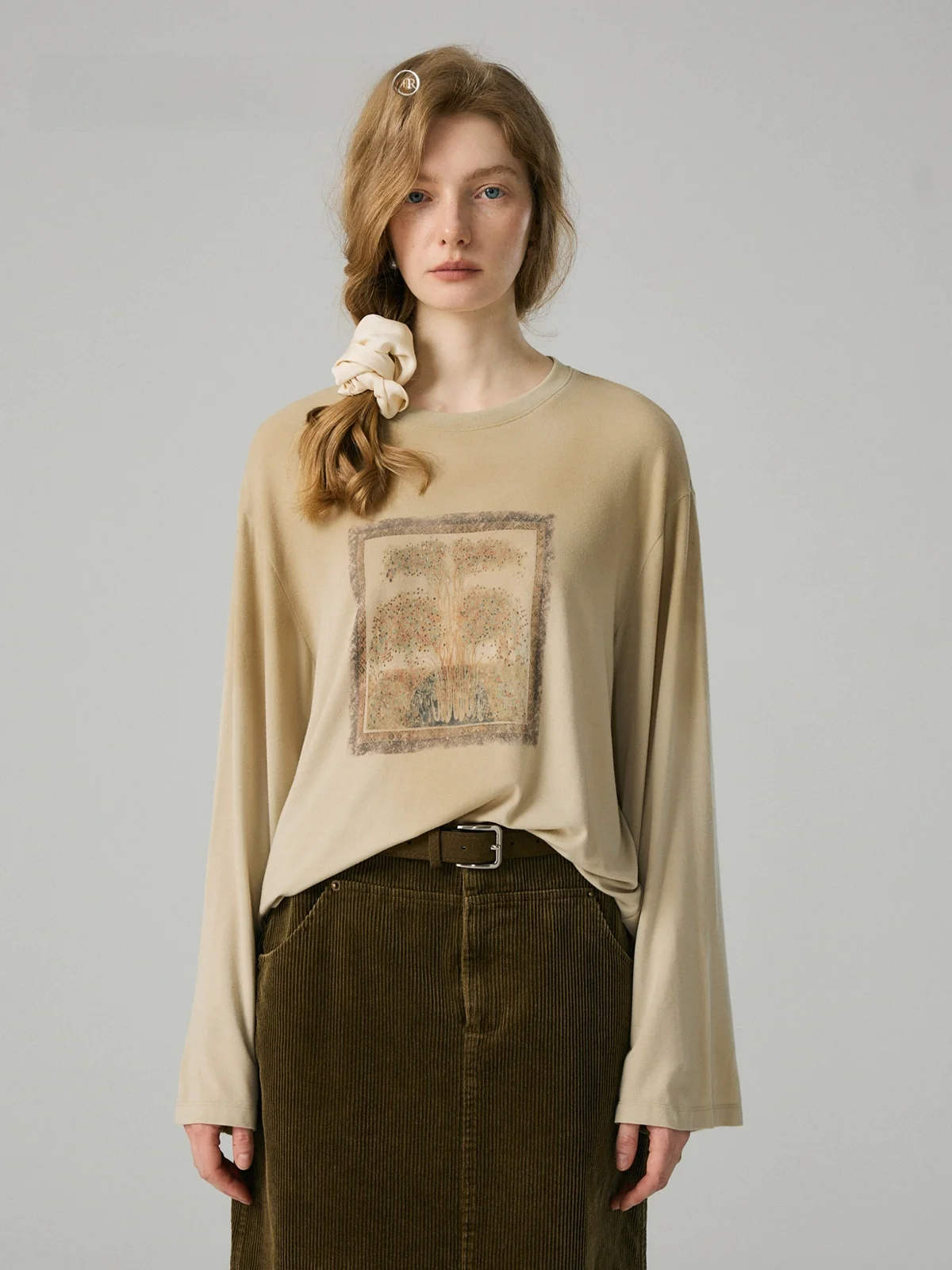 Camere Cotton Print T-irt Original Design Luy Tree SOU around Casual Loose Fit Long Sve Women's T-irt Breathable
Camere Cotton Print T-irt Original Design Luy Tree SOU around Casual Loose Fit Long Sve Women's T-irt Breathable