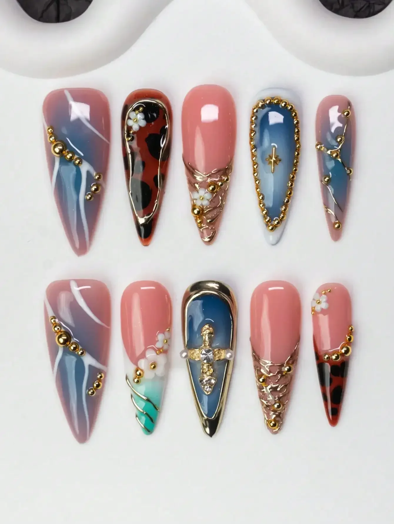 10pcs/Set Handmade Almond-Shaped Y2K Baddie Style Press-On Nails, Nude, Blue, Gold, Amber, White Shiny Nail Plates With French
10pcs/Set Handmade Almond-Shaped Y2K Baddie Style Press-On Nails, Nude, Blue, Gold, Amber, White Shiny Nail Plates With French