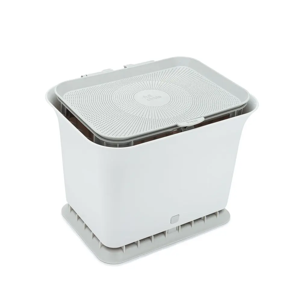 Контейнер для компоста Fresh Air Kitchen с технологией снижения запаха, настольный, с запатентованной системой воздушного потока, в комплекте с компостируемыми пакетами.
Контейнер для компоста Fresh Air Kitchen с технологией снижения запаха, настольный, с запатентованной системой воздушного потока, в комплекте с компостируемыми пакетами.