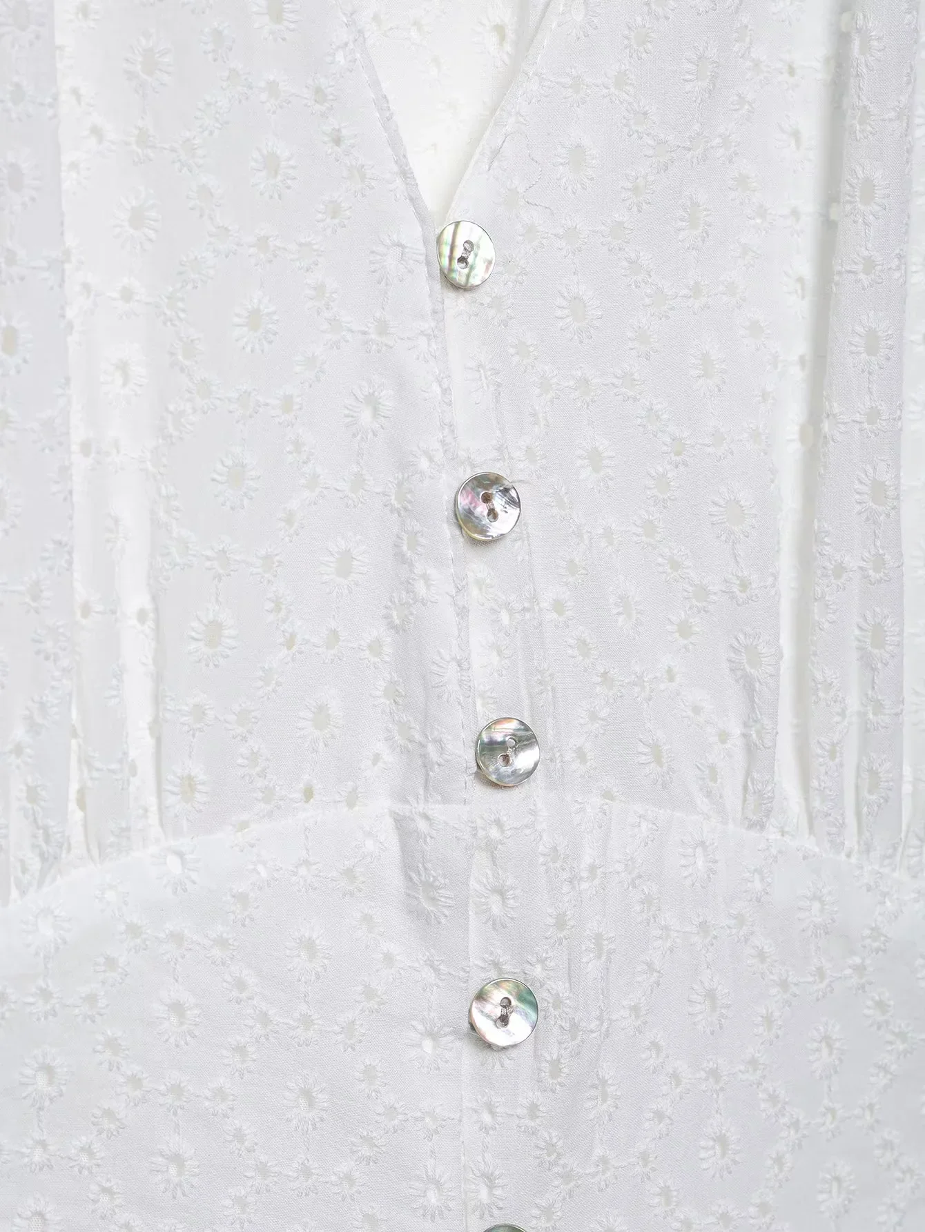 Women's V-Neck Mini Dress Long Lantern Sleeves Hollow Embroidery Single-Breasted Pleated Loose Fit Solid Color Spring Dress 
Women's V-Neck Mini Dress Long Lantern Sleeves Hollow Embroidery Single-Breasted Pleated Loose Fit Solid Color Spring Dress