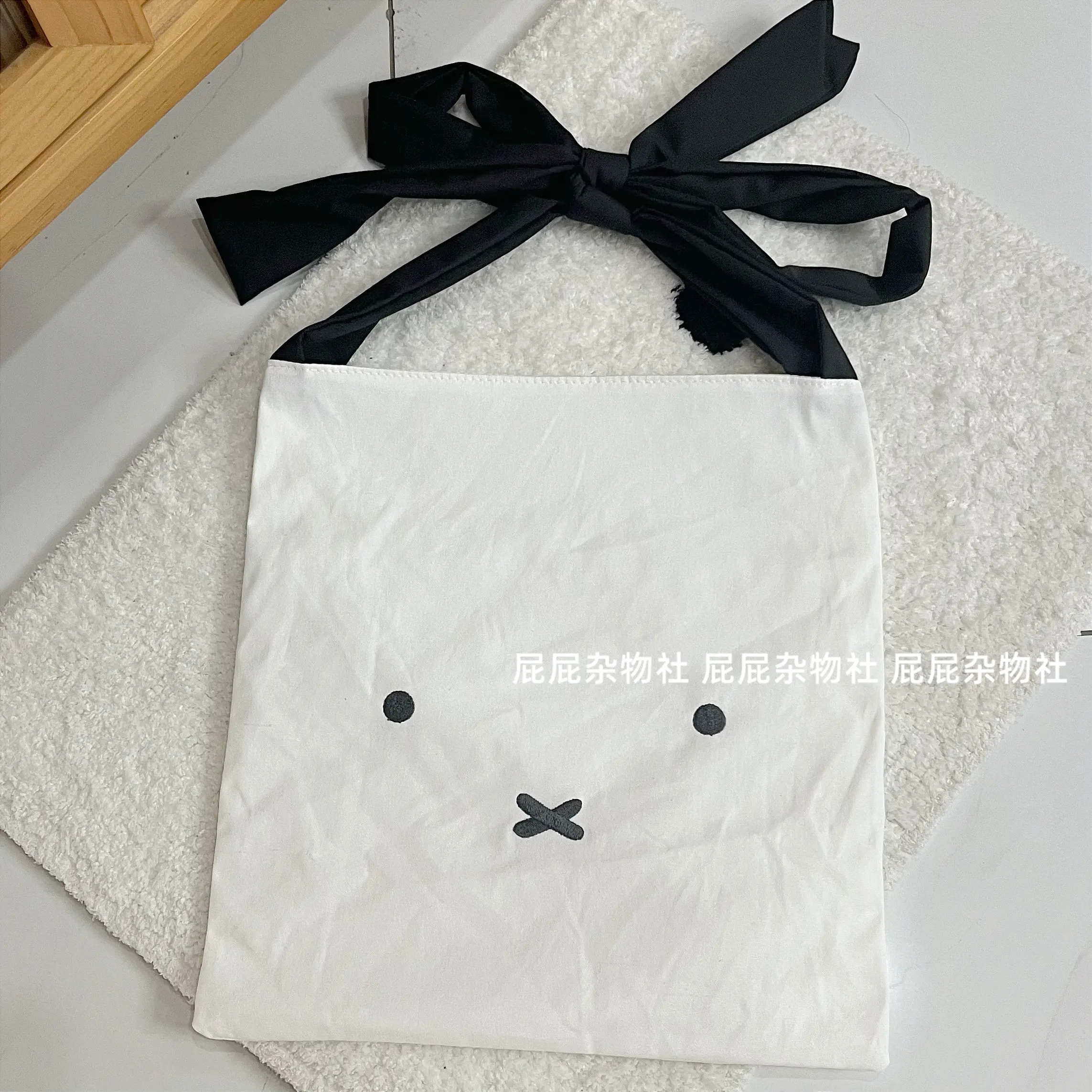 Bow Miffy Shoulder Bag Rabbit Doll Doll Pendant Cute Large Capacity Canvas Student Exquisite Cartoon Girl Handbag Birthday Gift
Bow Miffy Shoulder Bag Rabbit Doll Doll Pendant Cute Large Capacity Canvas Student Exquisite Cartoon Girl Handbag Birthday Gift