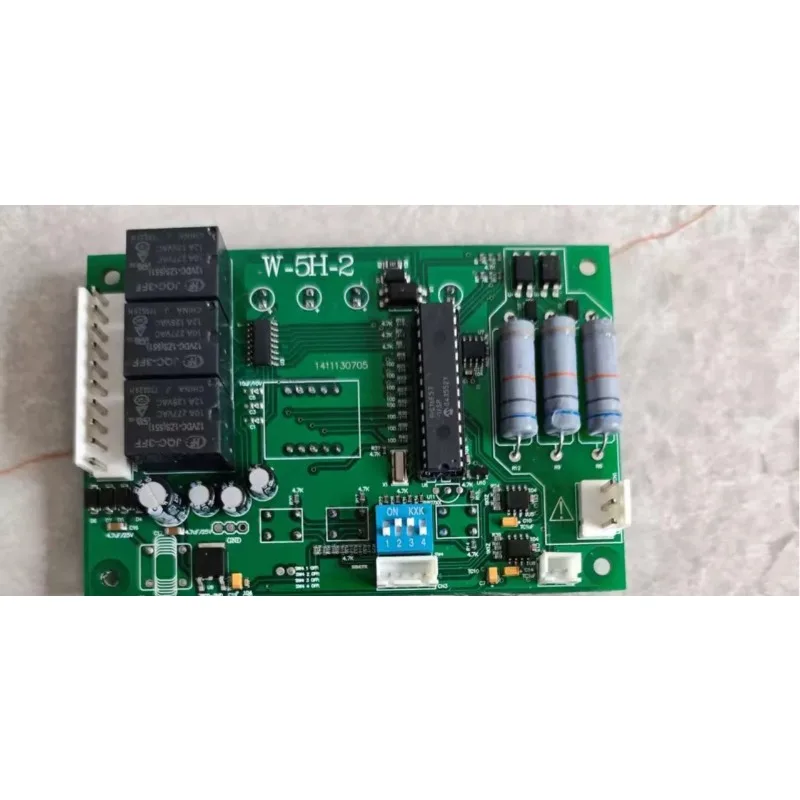 POINT spindle oil cooler control panel W-5H-2 sets Yigama Qiaofeng spindle cooling
POINT spindle oil cooler control panel W-5H-2 sets Yigama Qiaofeng spindle cooling