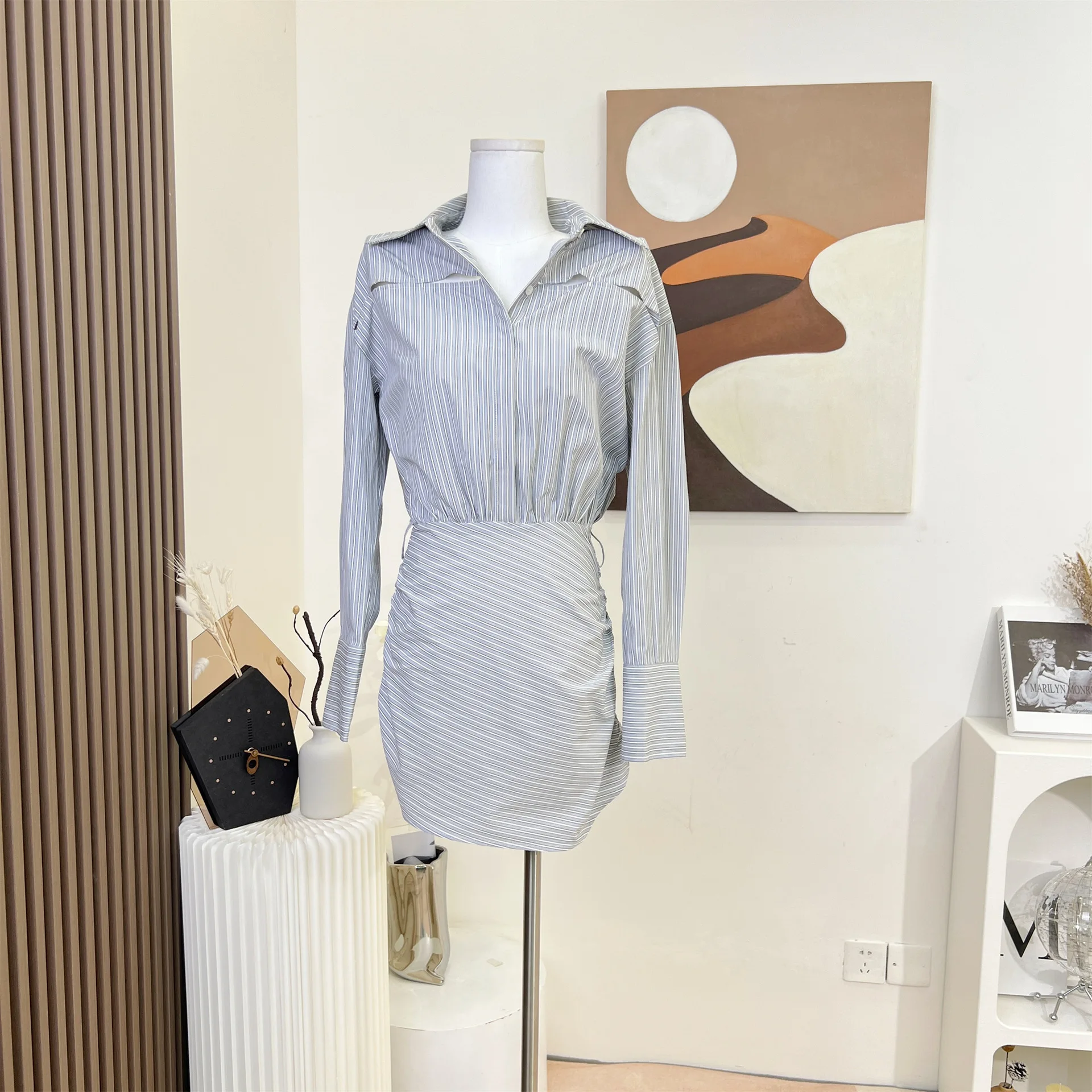 Dress New Classic Polo Collar Striped Formal Office Top Temperament Slim Summer Casual Ladies Commuter Shirt Dress Short
Dress New Classic Polo Collar Striped Formal Office Top Temperament Slim Summer Casual Ladies Commuter Shirt Dress Short
