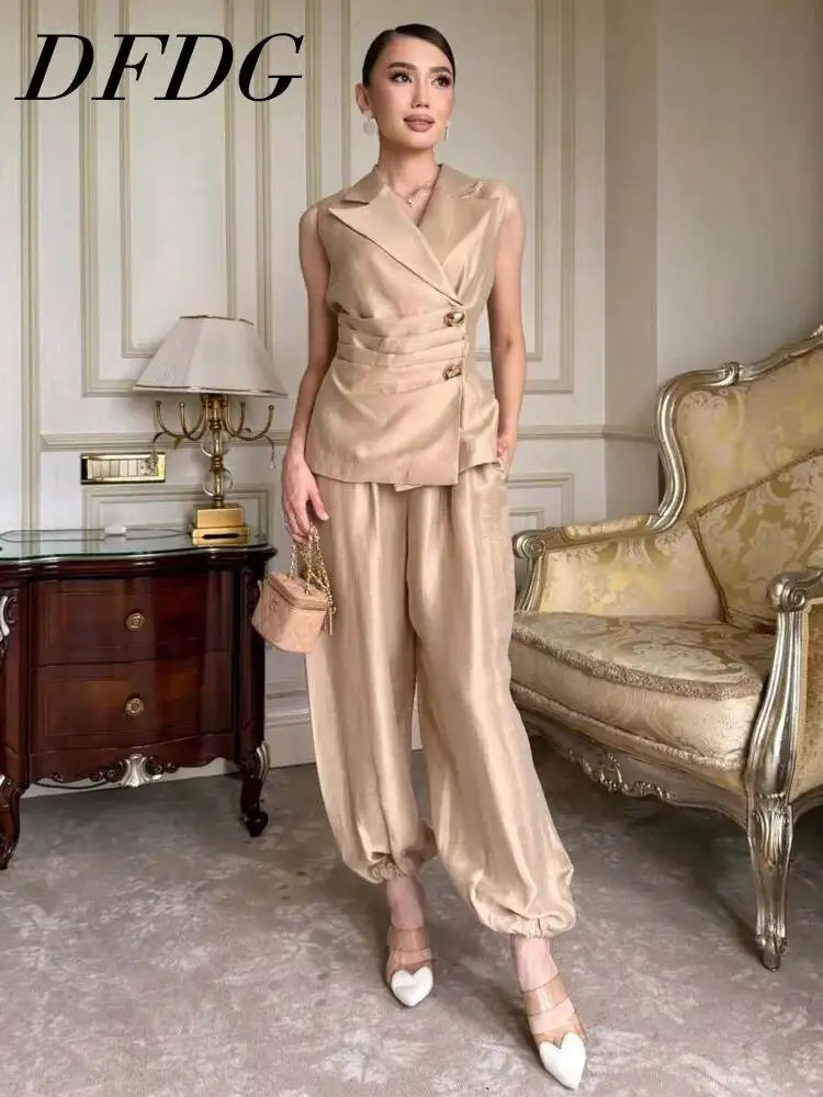 DFDG Women 2026 Spring Summer Satin Two Piece Lapel Sleeveless Wrap Vest Waist Pleated Design Elastic Cuff Jogger Pants Set
DFDG Women 2026 Spring Summer Satin Two Piece Lapel Sleeveless Wrap Vest Waist Pleated Design Elastic Cuff Jogger Pants Set
