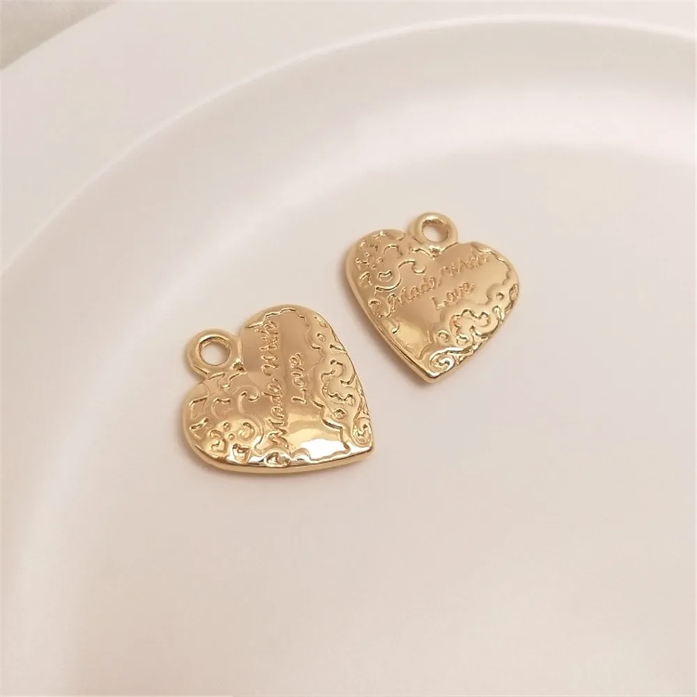 14K Gold Color-preserving LOVE Love Pendant European American Retro Heart-shaped Necklace Pendant Handmade DIY Jewelry Pendant
14K Gold Color-preserving LOVE Love Pendant European American Retro Heart-shaped Necklace Pendant Handmade DIY Jewelry Pendant