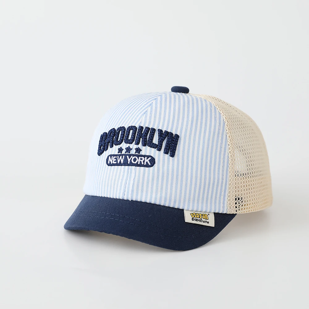 Child's striped embroidered star English BROO mesh baseball cap - Available in multiple colors - Suitable for travel and play
Child's striped embroidered star English BROO mesh baseball cap - Available in multiple colors - Suitable for travel and play