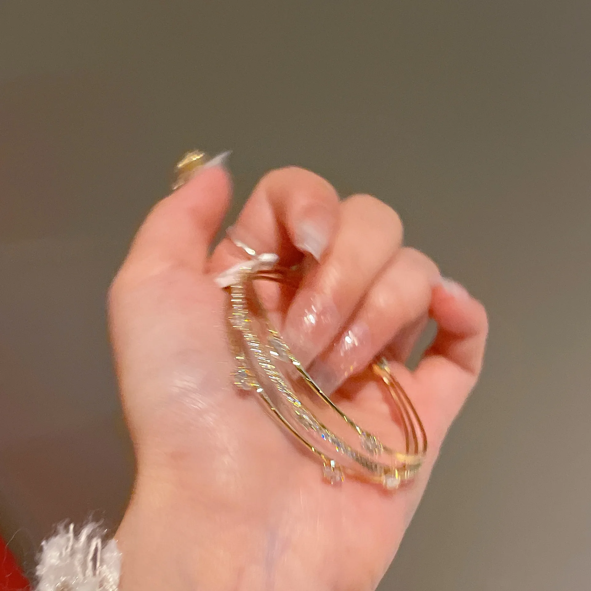 Cuff Bracelets Bangles For Women Girl Shine Gold Color White Zirconia Fine Jewelry Fashion Party Charm Accessories
Cuff Bracelets Bangles For Women Girl Shine Gold Color White Zirconia Fine Jewelry Fashion Party Charm Accessories
