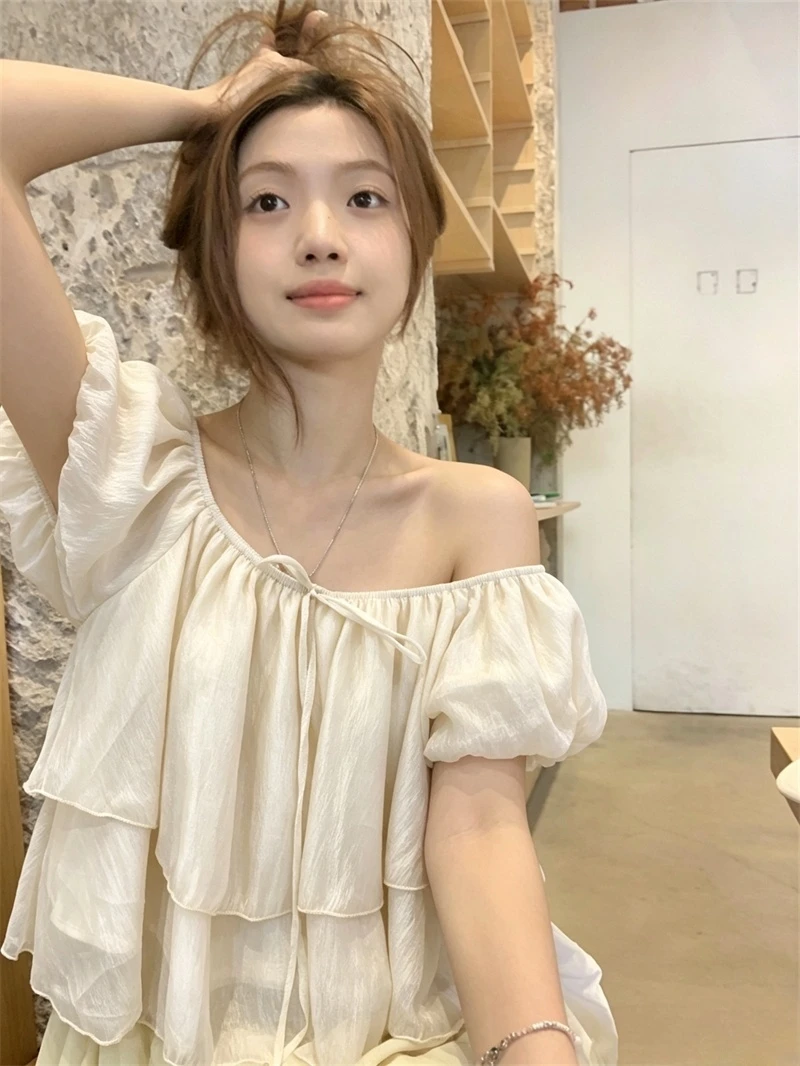 Kumikumi New Summer Loose Casual Bubble Sleeve Shirt Women's Fashionable Lace Trim Apricot Color Ladies Premium Quality Top
Kumikumi New Summer Loose Casual Bubble Sleeve Shirt Women's Fashionable Lace Trim Apricot Color Ladies Premium Quality Top