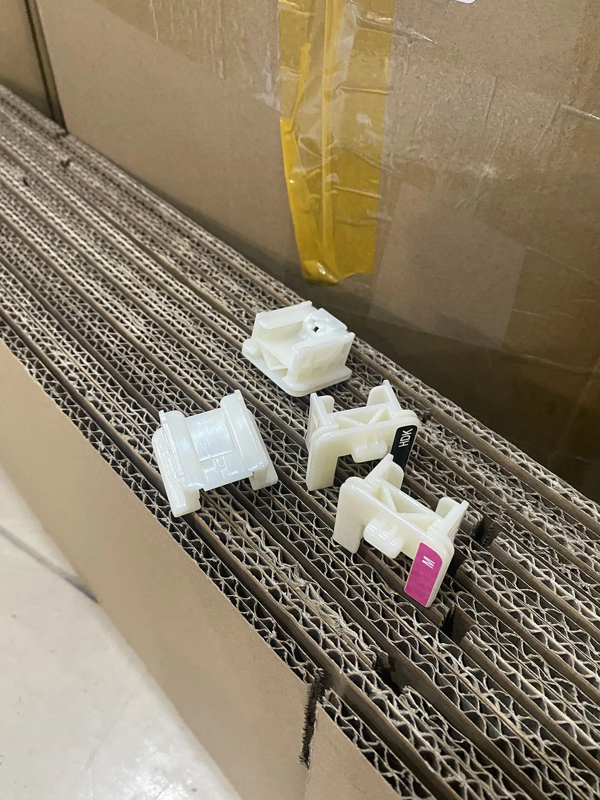 4 шт. T7411 T741X чип картриджа с держателем для Epson SureColor F6000 F6070 F6200 F6270 F7000 F7070 F7100 F7170 F7200 F7270 F9300
4 шт. T7411 T741X чип картриджа с держателем для Epson SureColor F6000 F6070 F6200 F6270 F7000 F7070 F7100 F7170 F7200 F7270 F9300