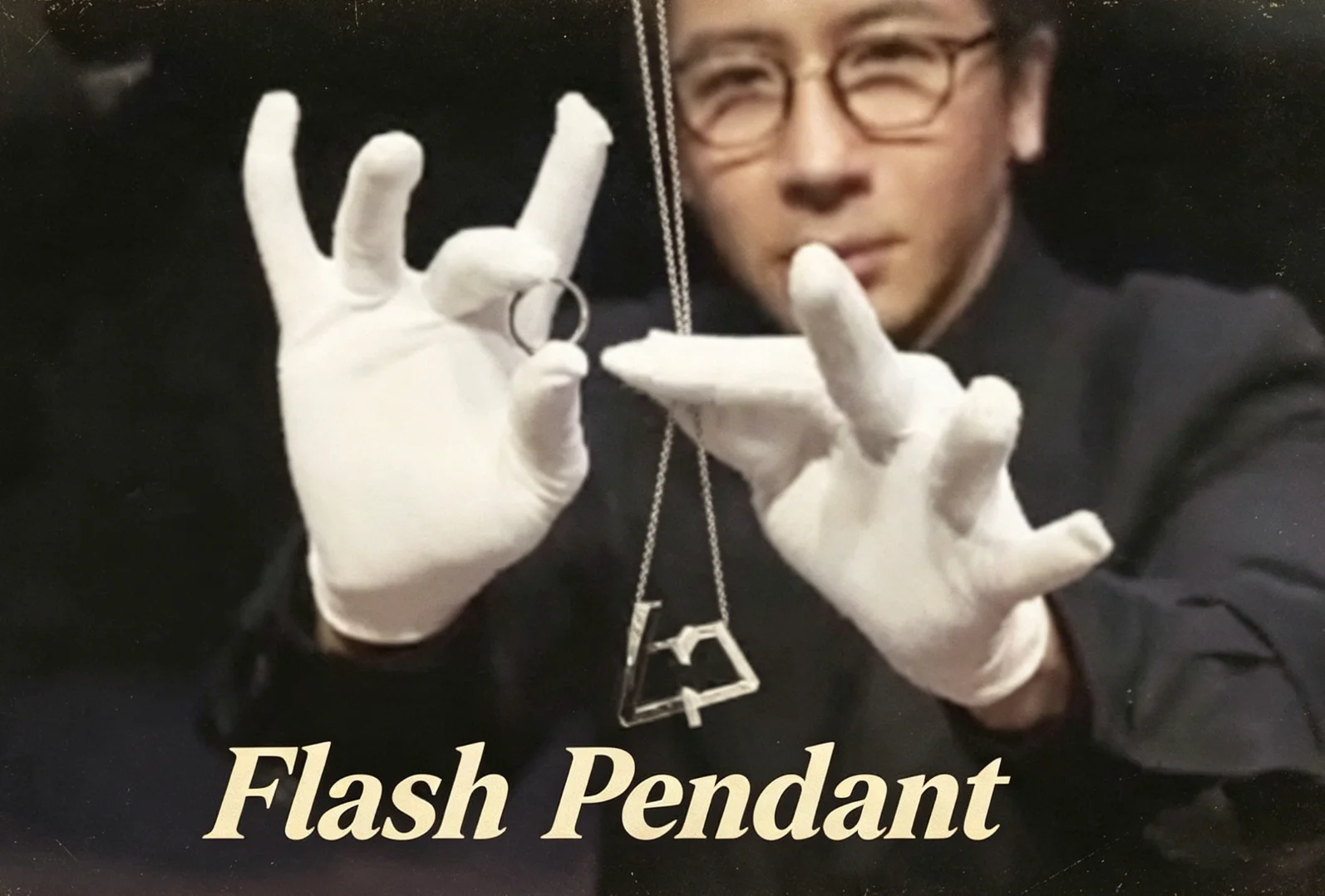 Borrowed Ring Penetration Illusion Flash Pendant Necklace Magic Trick Wearable Close-Up Magic Gimmick Examinable Prop Magicians
Borrowed Ring Penetration Illusion Flash Pendant Necklace Magic Trick Wearable Close-Up Magic Gimmick Examinable Prop Magicians