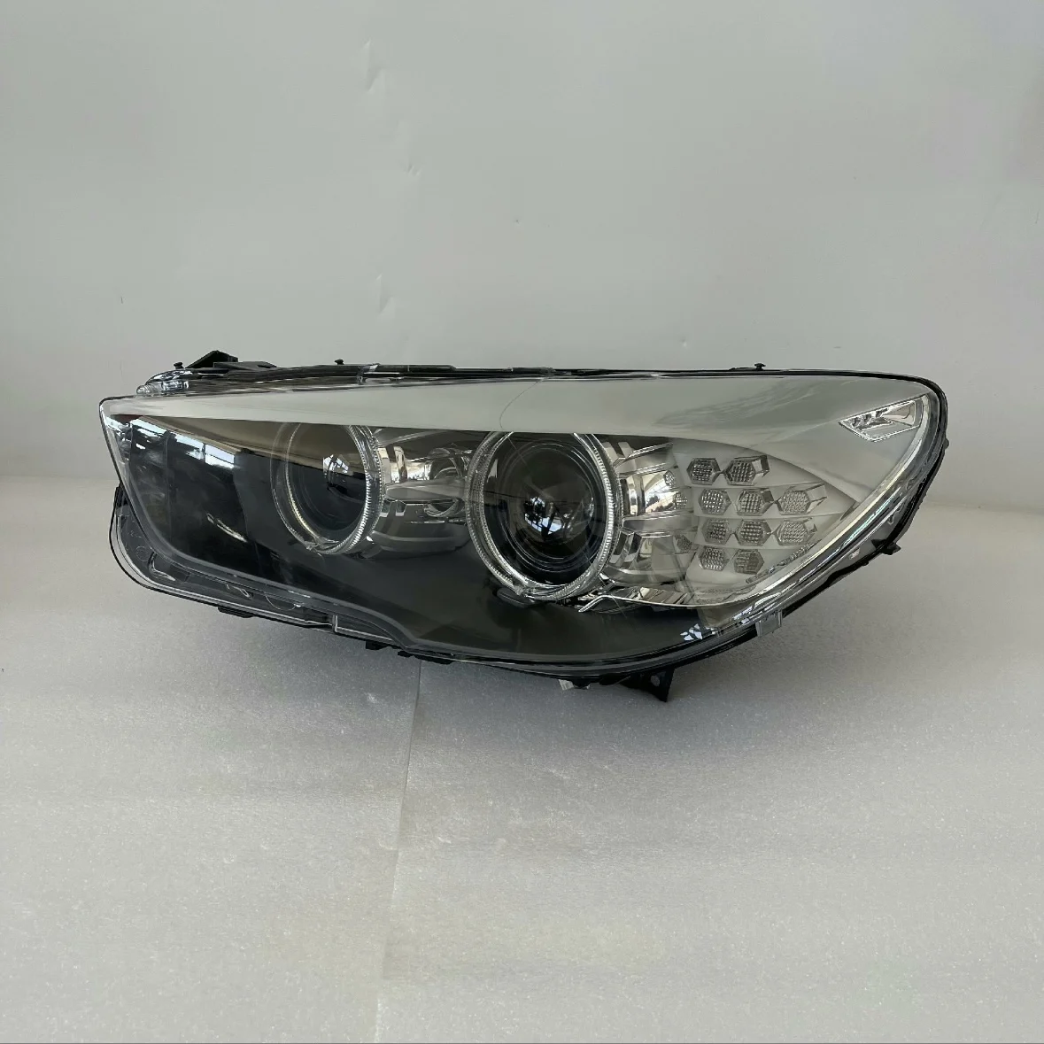 Fit For BMW 5 GT Headlight 2010-2017 BMW F07 Headlight BMW F07 GT LCI Xenon Headlamp 5 GT Headlamp Without AFS For replacement
Fit For BMW 5 GT Headlight 2010-2017 BMW F07 Headlight BMW F07 GT LCI Xenon Headlamp 5 GT Headlamp Without AFS For replacement