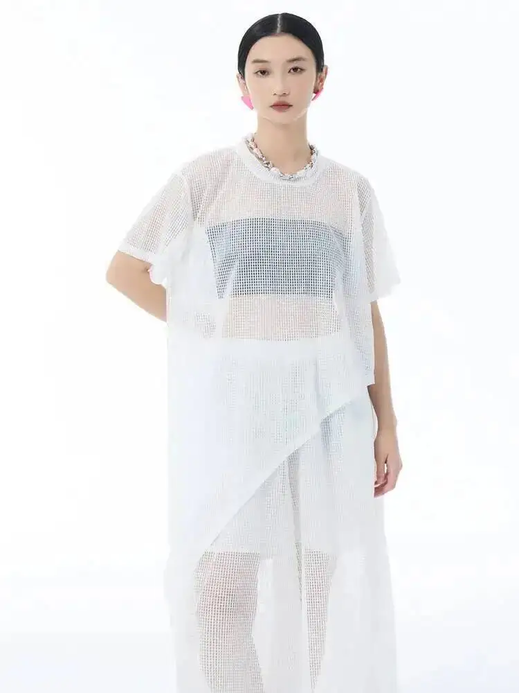 Women Black Grid Hollow Out Big Size Irregular T-shirt New Round Neck Short Sleeve Fashion Tide Spring Summer
Women Black Grid Hollow Out Big Size Irregular T-shirt New Round Neck Short Sleeve Fashion Tide Spring Summer
