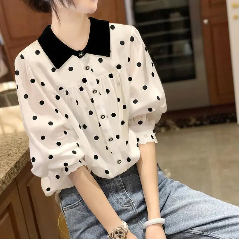 Spring/autumn Women's Chiffon Button Turn-down Collar Lantern Long Sleeve Polka Dot Cardigan Shirt Casual contrast color Tops
Spring/autumn Women's Chiffon Button Turn-down Collar Lantern Long Sleeve Polka Dot Cardigan Shirt Casual contrast color Tops