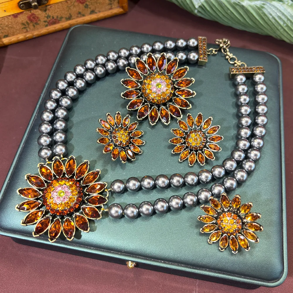 Женские серьги с солнечными цветами, 12 мм, стеклянное жемчужное ожерелье, гипербола, винтажный дворцовый стиль, комплект украшений с подсолнухом Aretes De Mujer
Женские серьги с солнечными цветами, 12 мм, стеклянное жемчужное ожерелье, гипербола, винтажный дворцовый стиль, комплект украшений с подсолнухом Aretes De Mujer